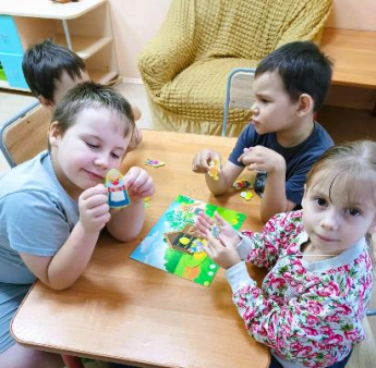 ЮНЫЕ АРТИСТЫ